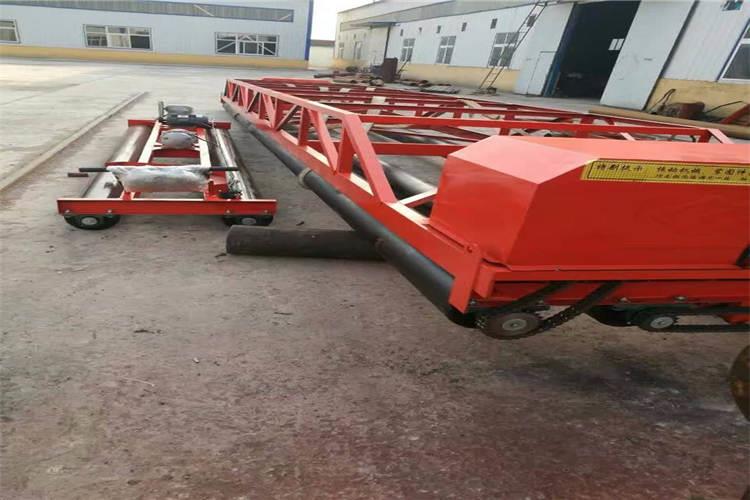 同時(shí)使路面混凝土整平機(jī)輪胎胎面磨損加劇，致使輪胎打滑，這樣會降低路面混凝土整平機(jī)的作業(yè)效率