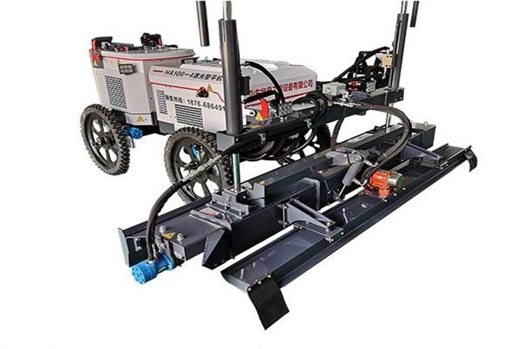 我們還應(yīng)充分認(rèn)識到混凝土整平機施工過程中目前存在的改進(jìn)之處，諸如對模板要求相對較高