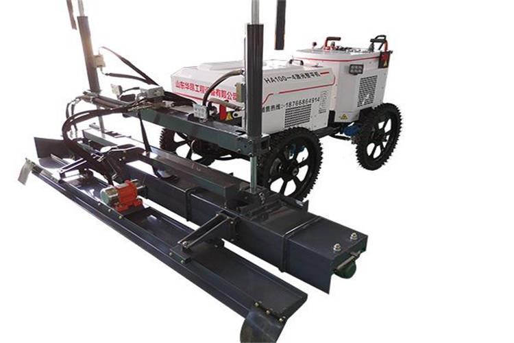 激光整平機(jī)對(duì)縱向、橫向坡度也可以自動(dòng)控制，同樣是由激光系統(tǒng)、電腦系統(tǒng)、液壓系統(tǒng)、機(jī)械系統(tǒng)統(tǒng)一完成