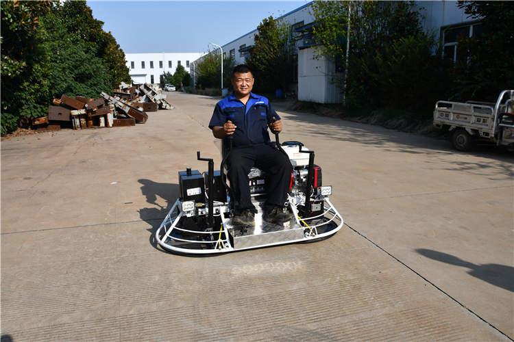 相比手扶式抹平機其施工工效和施工質(zhì)量明顯提高