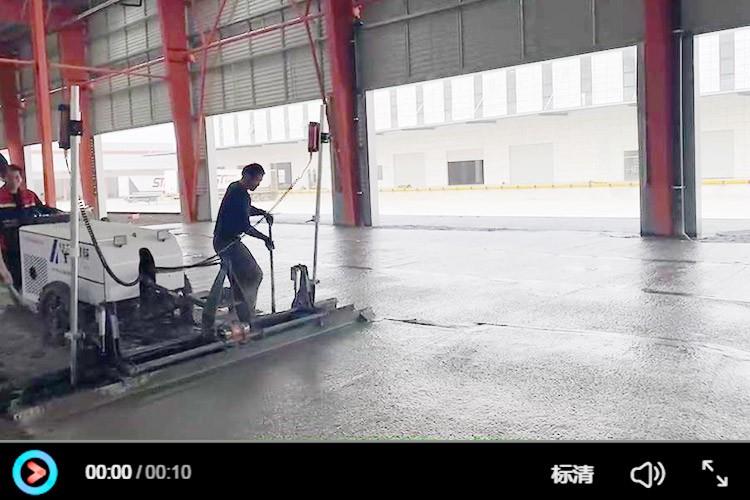 濰坊建筑公司正在進(jìn)行地面整平